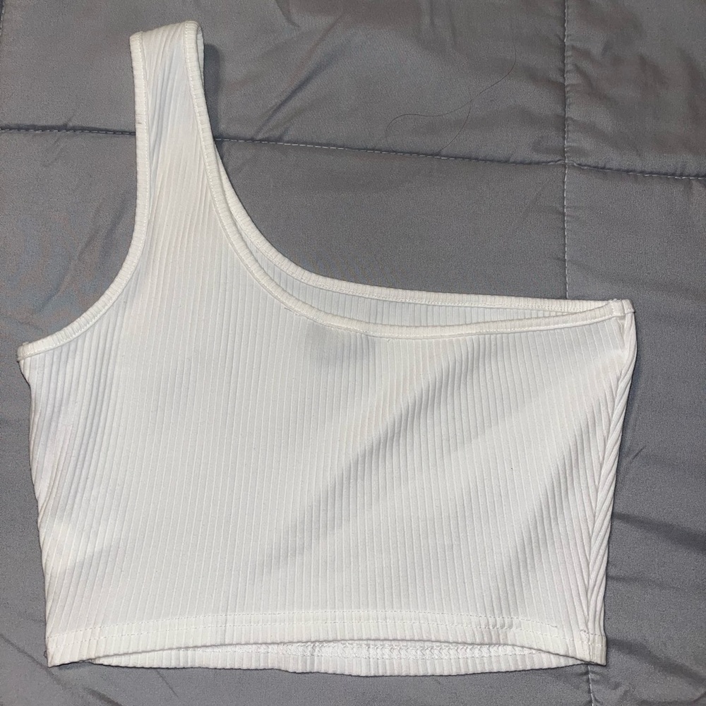 ONE SHOULDER CROP